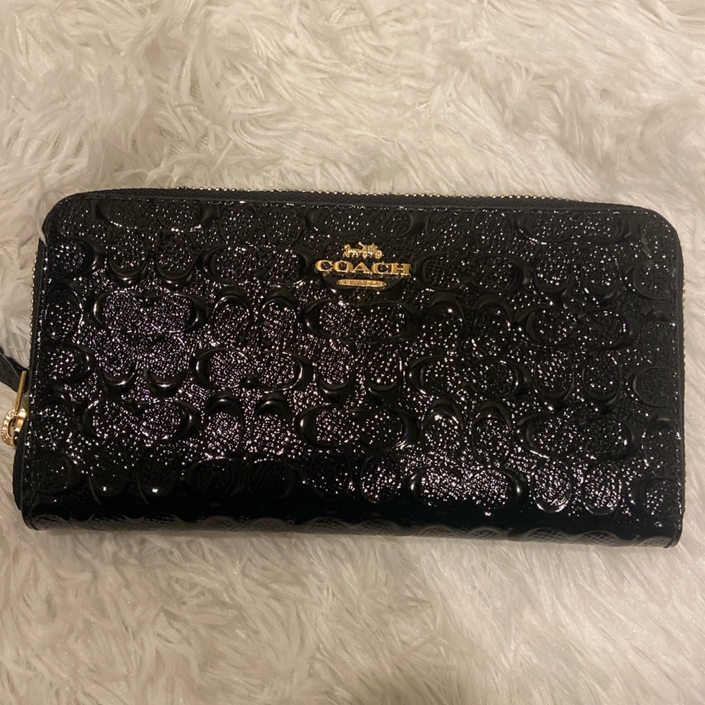 Coach Accordion Zip Wallet in Patent Signature Leatner